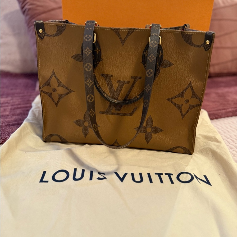 Louis Vuitton OnTheGo MM Bag